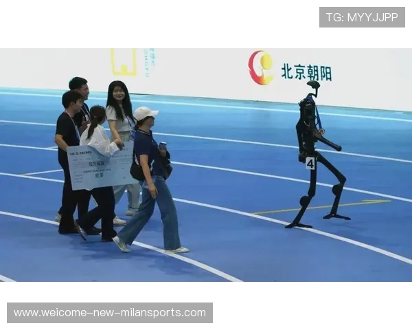 智能机器人记者参与体育赛事采访首次公开，智能机器人综艺节目表演